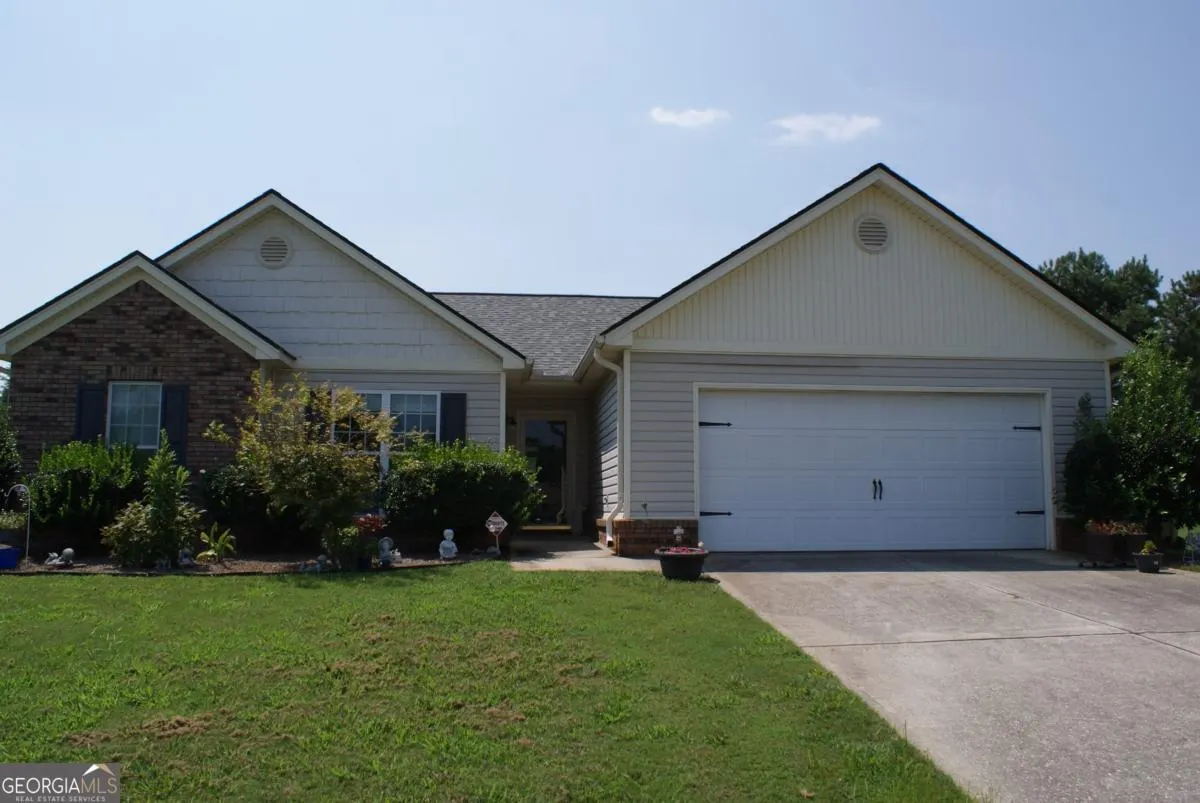 211 Lucas Way