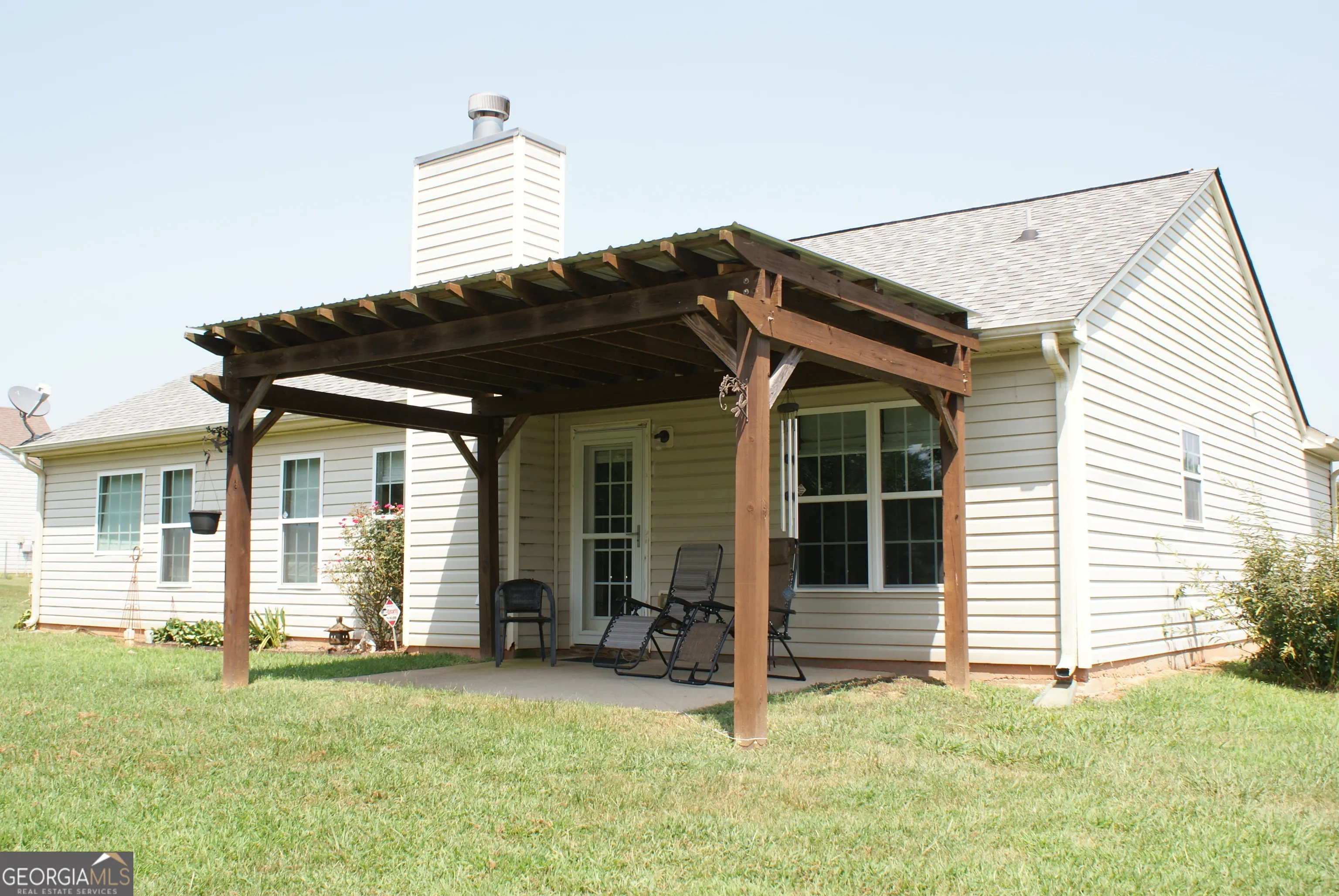 211 Lucas Way