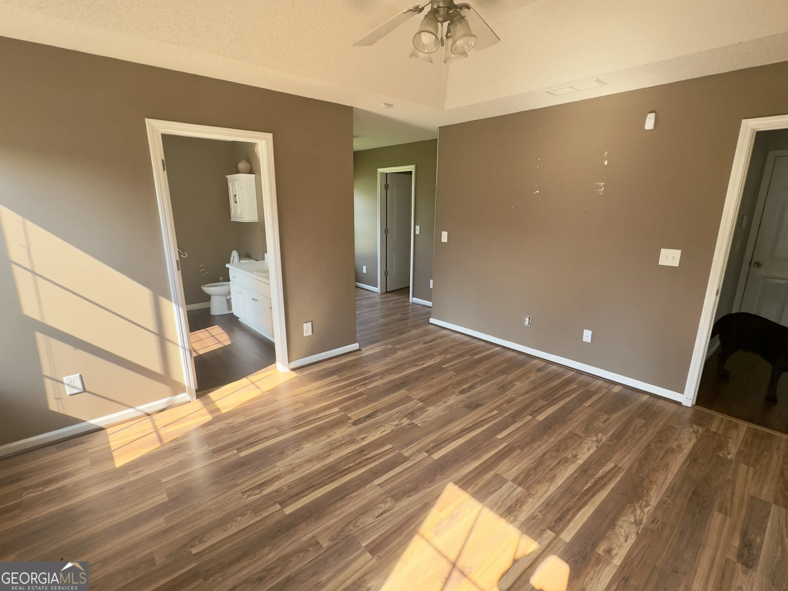211 Lucas Way