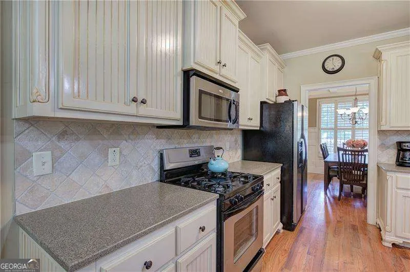 27 Summer Place NW