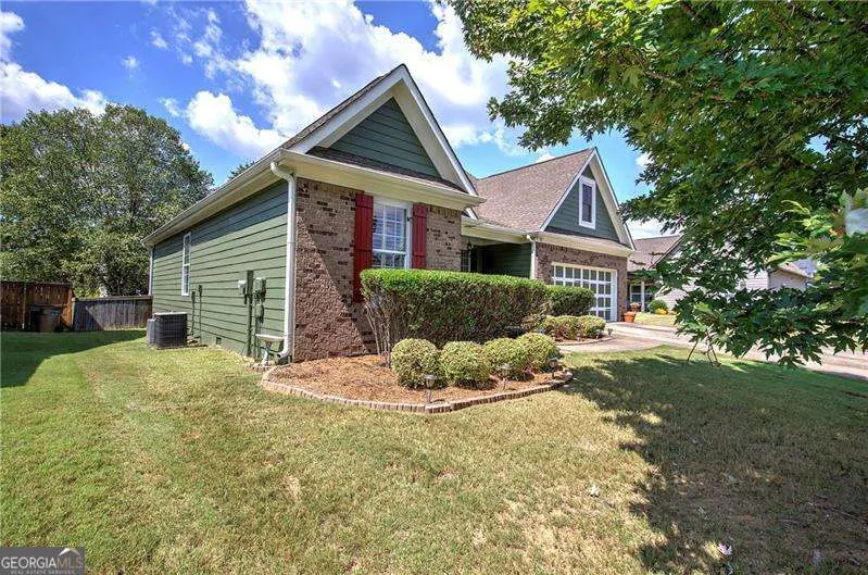 27 Summer Place NW