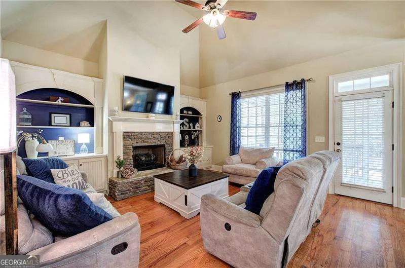 27 Summer Place NW