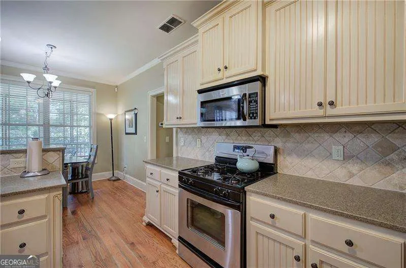 27 Summer Place NW