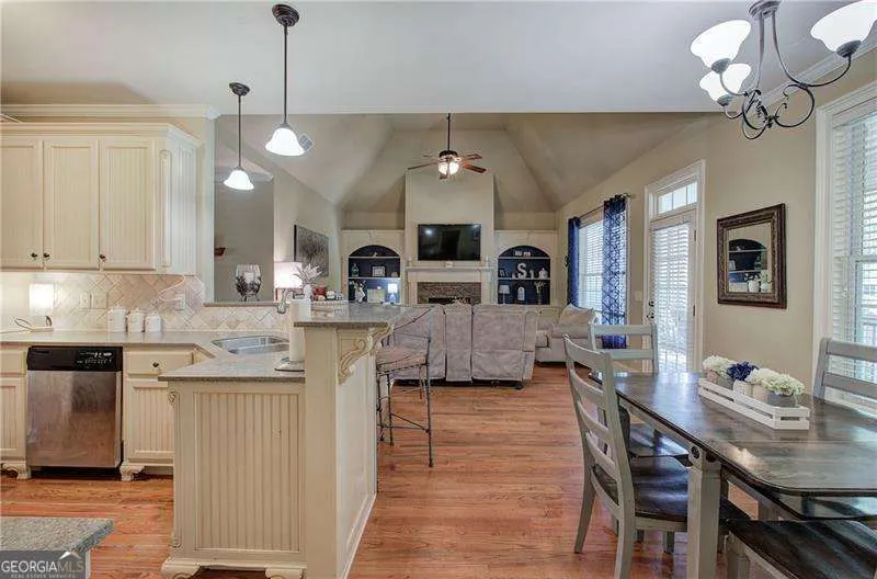27 Summer Place NW