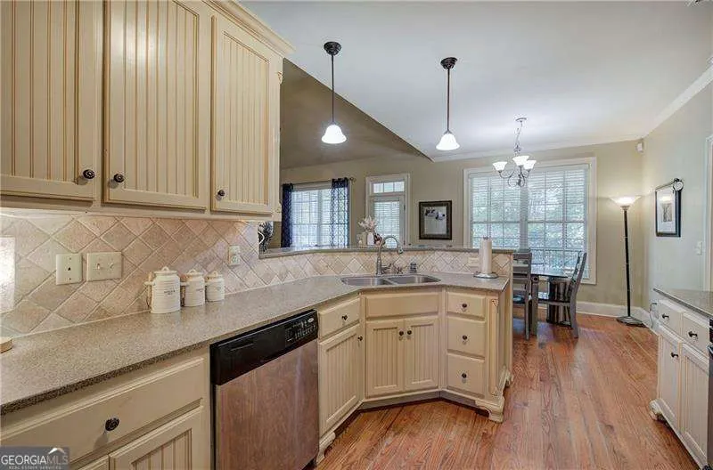 27 Summer Place NW