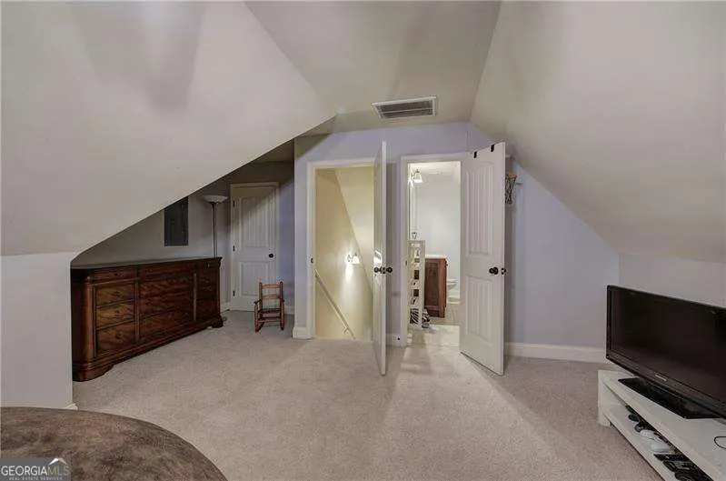 27 Summer Place NW