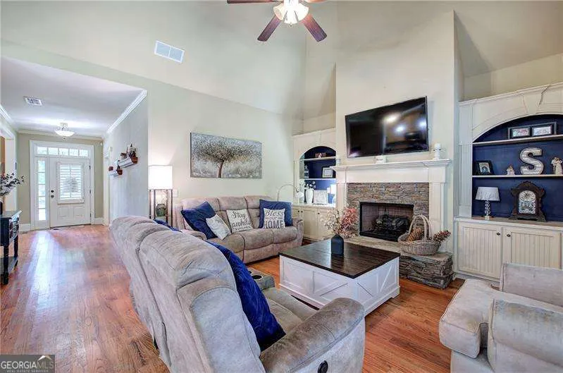 27 Summer Place NW