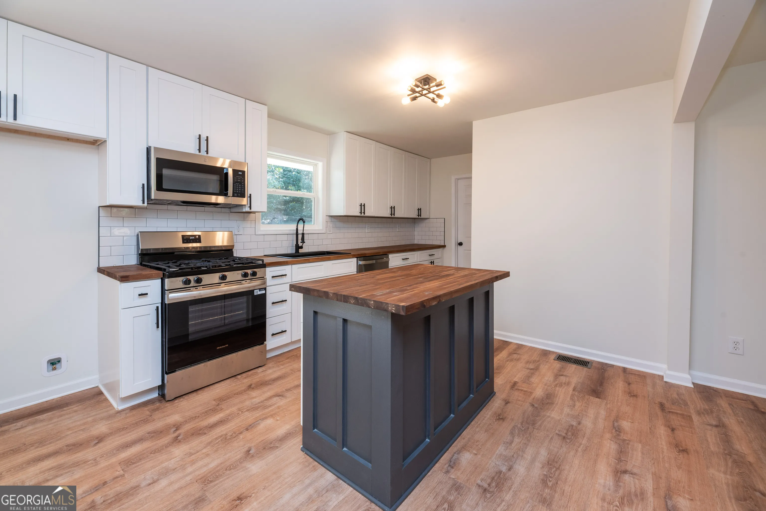 1024 Topaz Lane