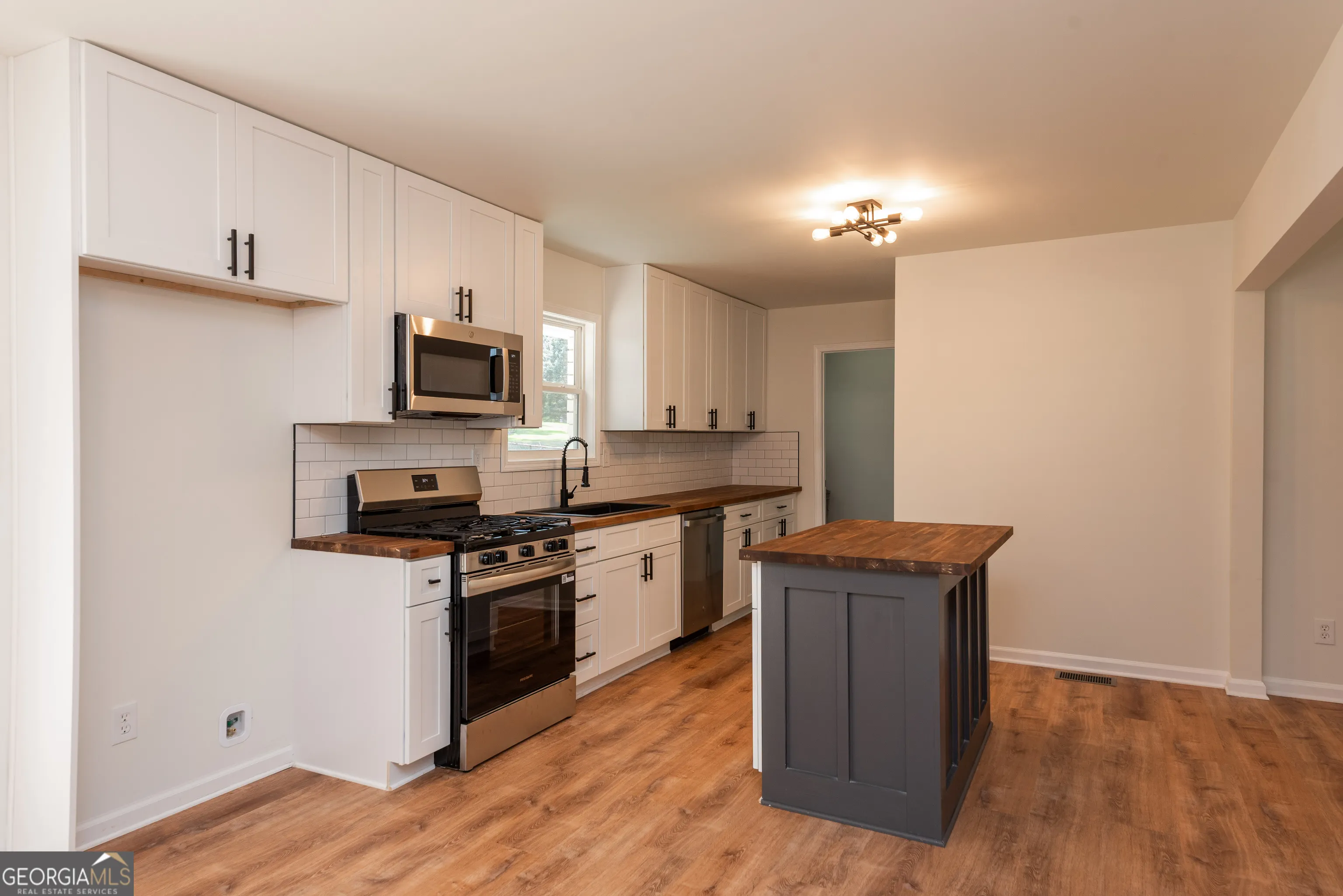 1024 Topaz Lane