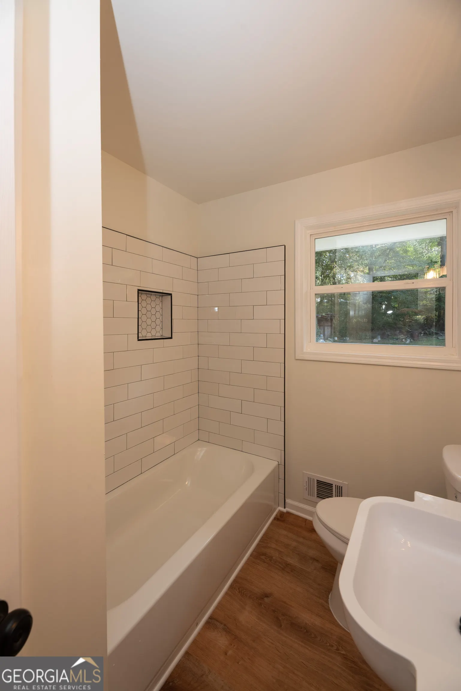 1024 Topaz Lane