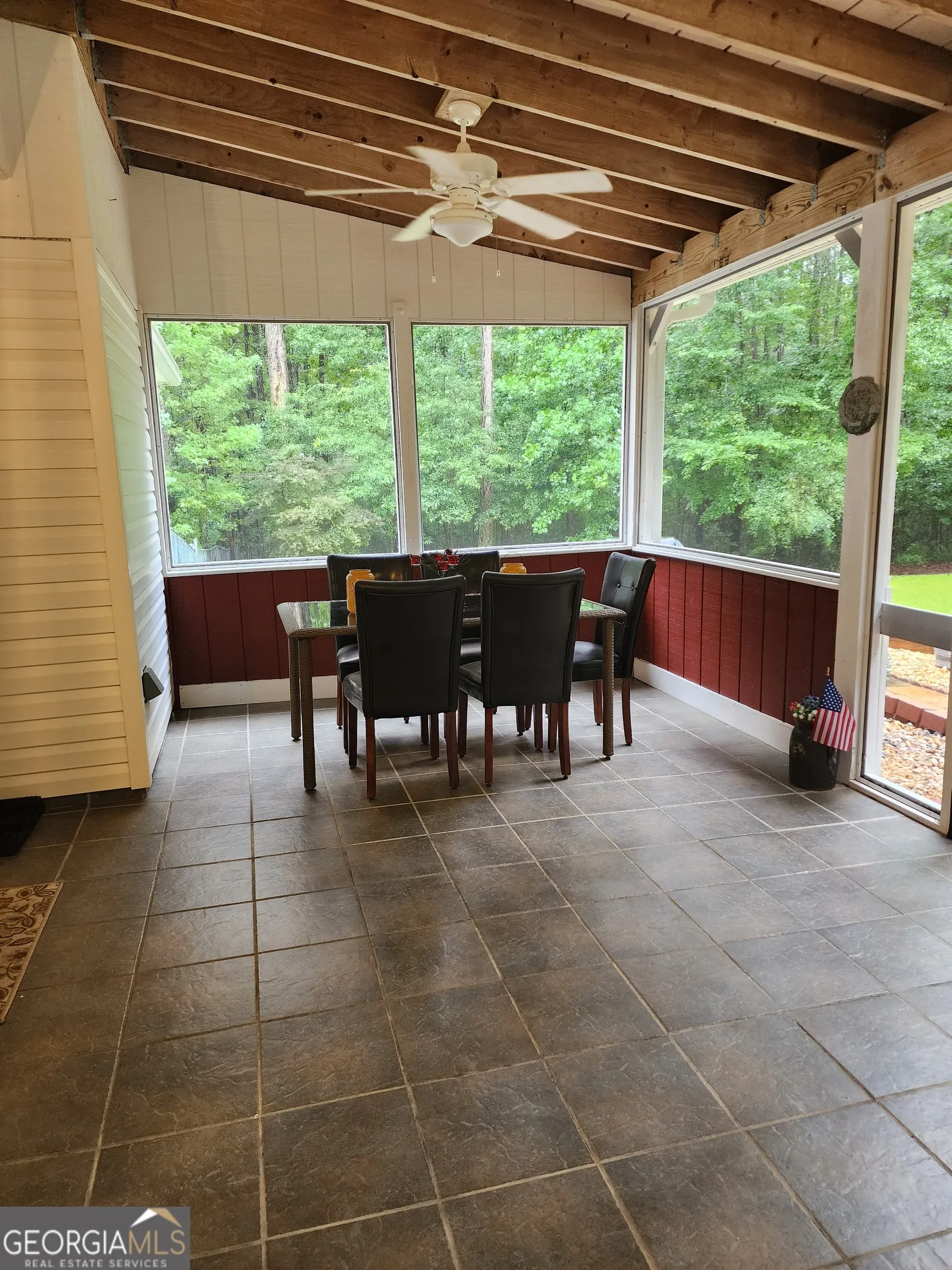 520 W Lake Drive