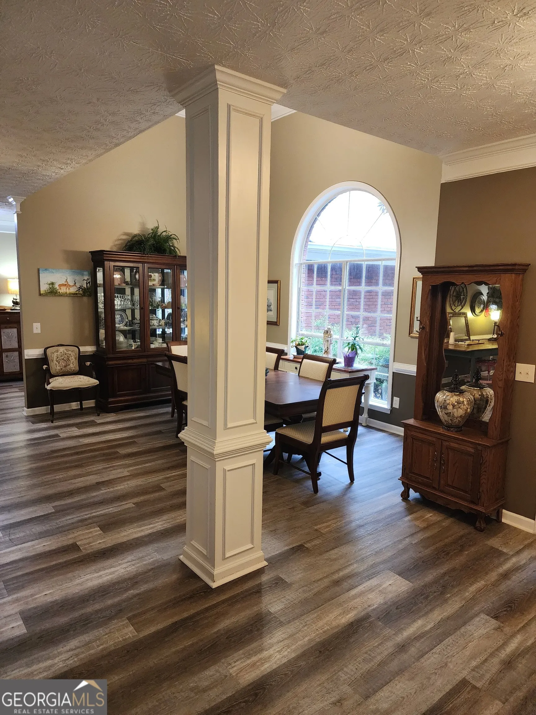 520 W Lake Drive