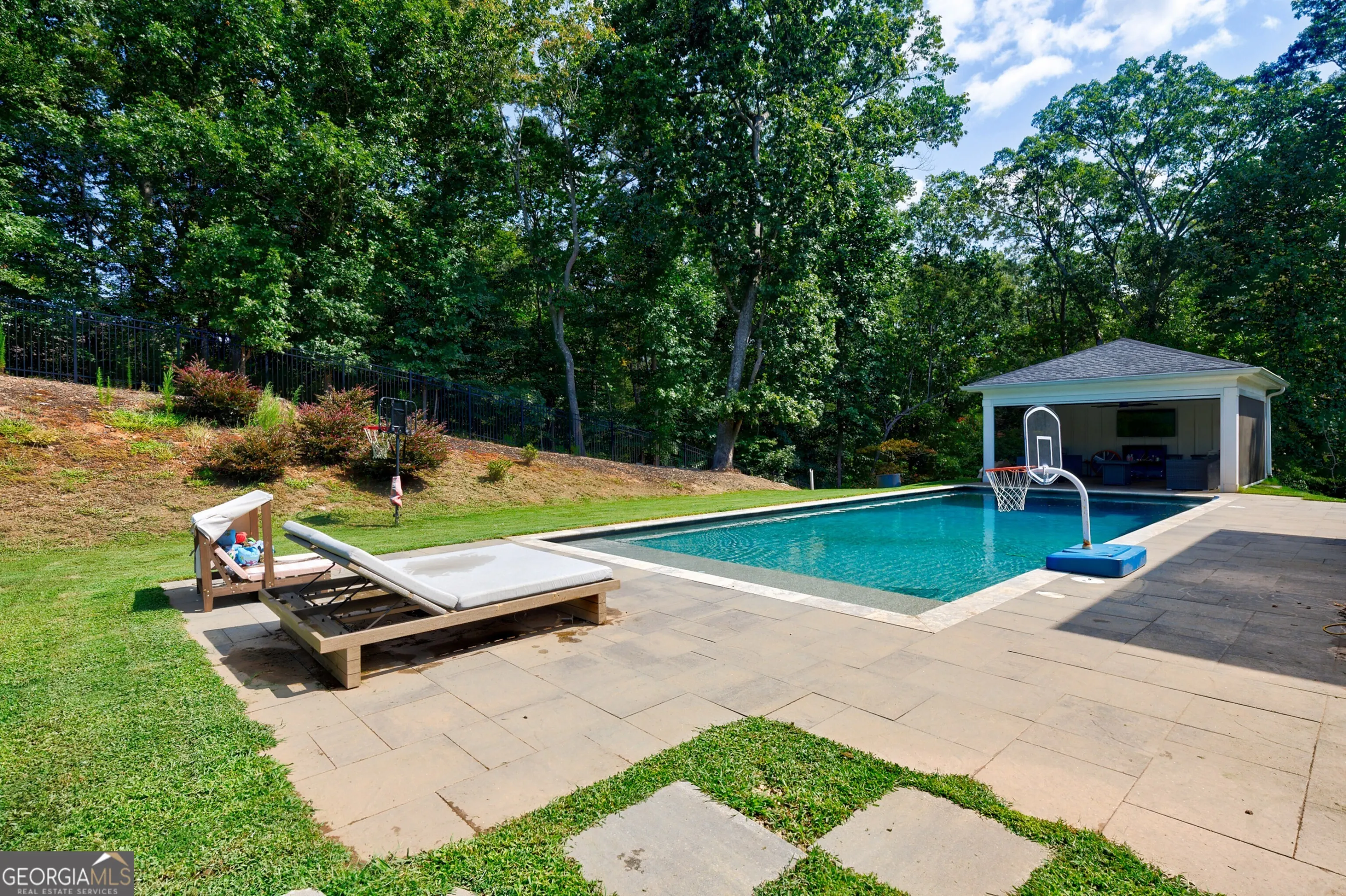 3040 Gray Hawk Lane