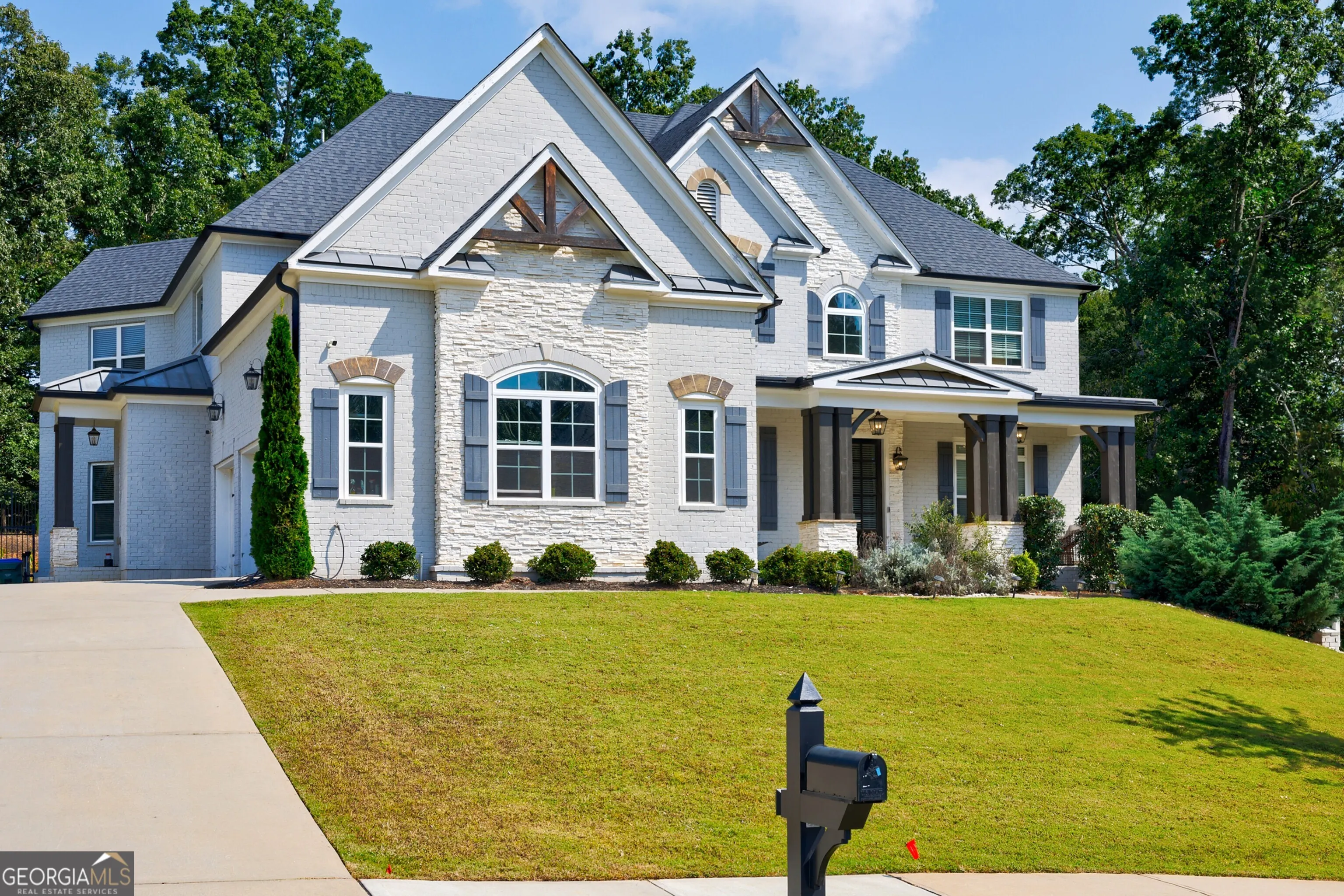 3040 Gray Hawk Lane