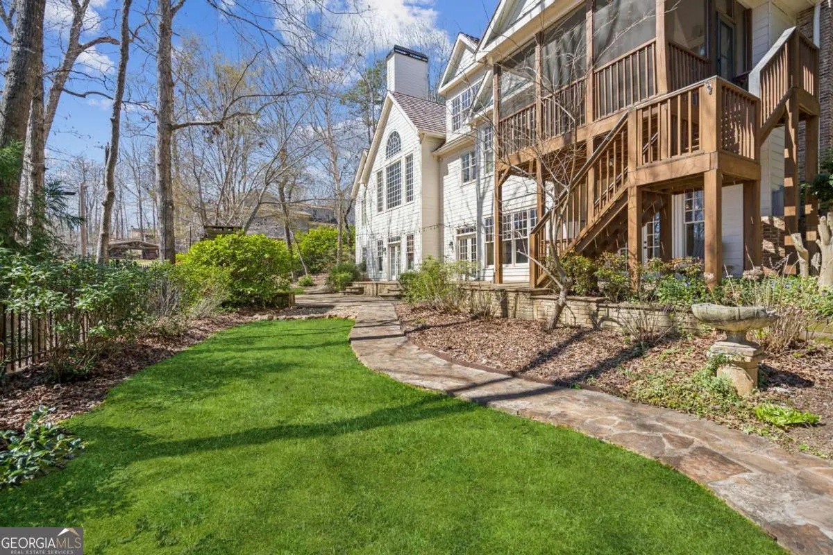 1070 Dogwood Way