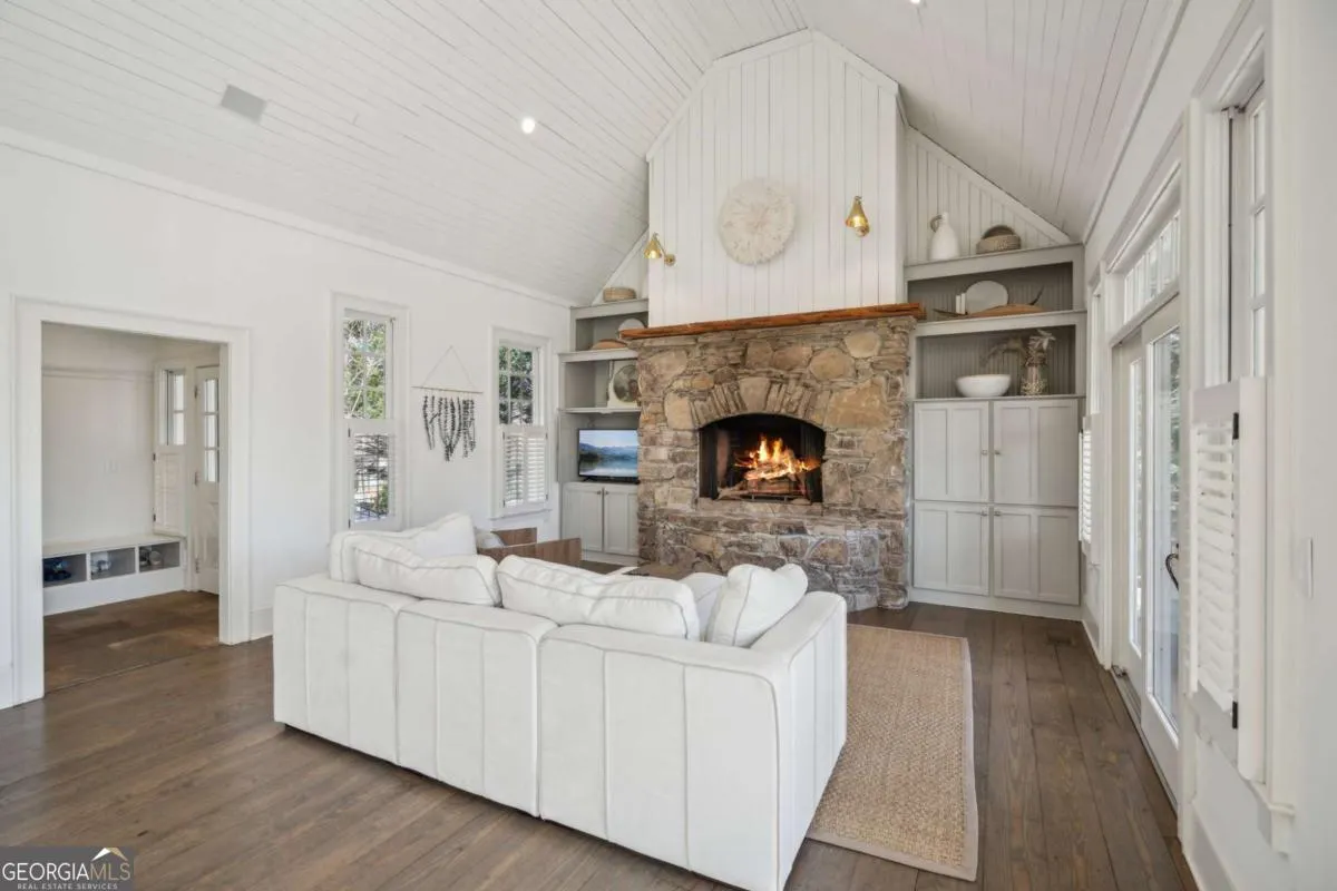 1070 Dogwood Way