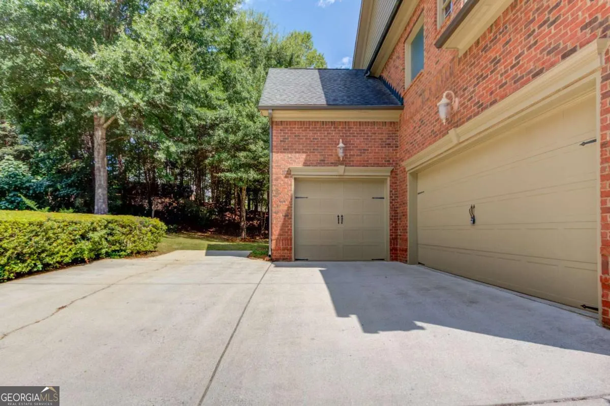 10595 Highgate Manor Court