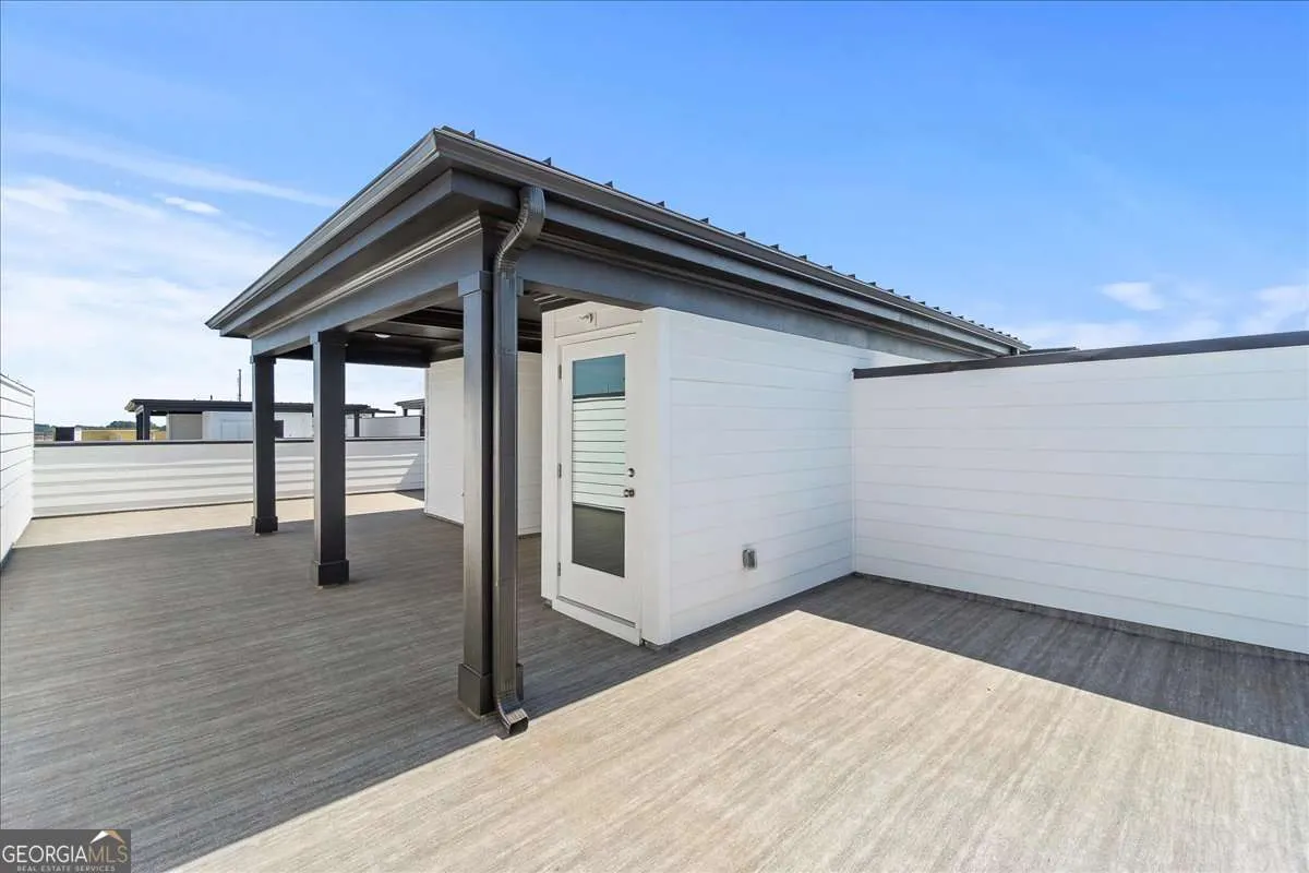 1028 ROBERT SMALLS Way