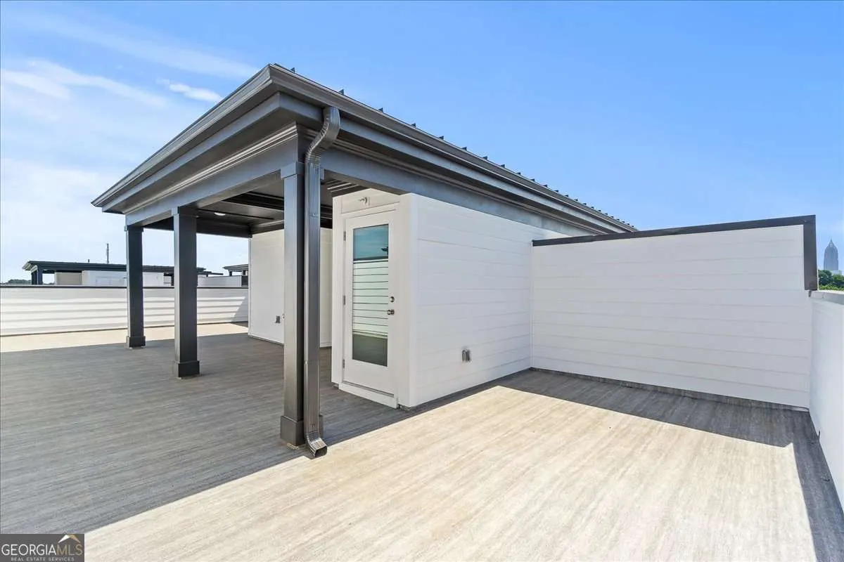 1028 ROBERT SMALLS Way