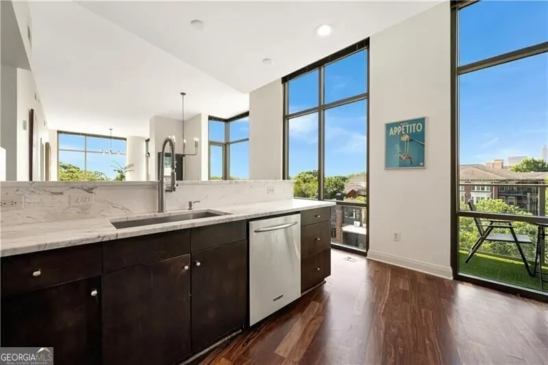 805 905 Juniper Street, #805