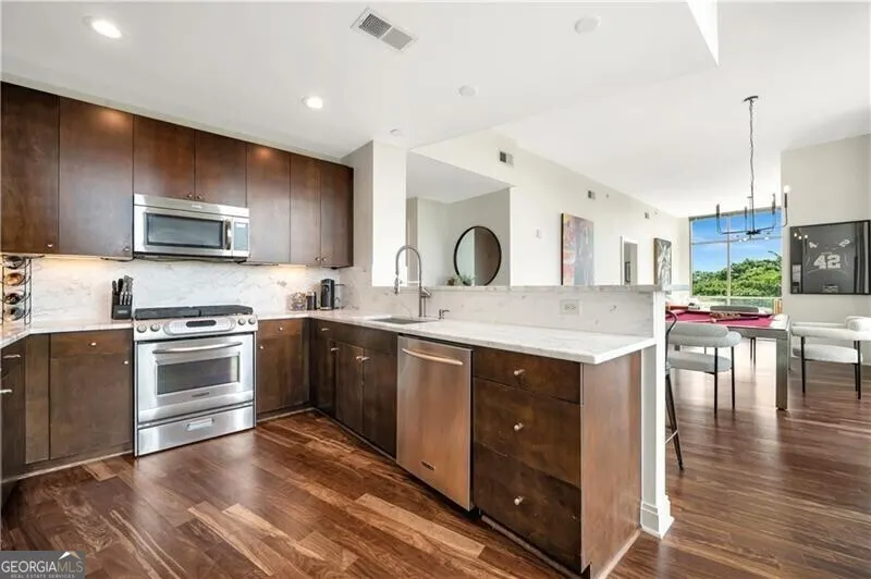 805 905 Juniper Street, #805