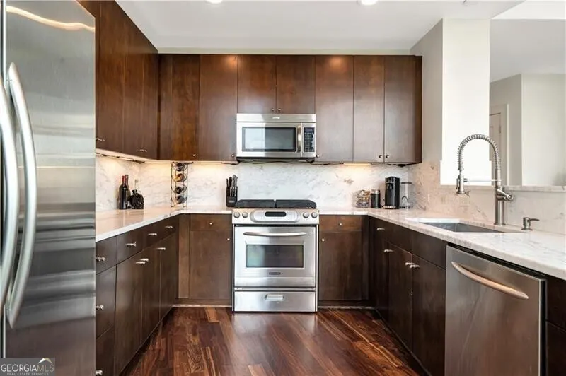 805 905 Juniper Street, #805