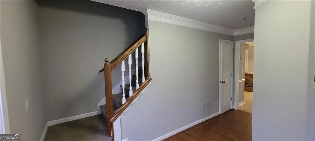 618 Eight Point Court