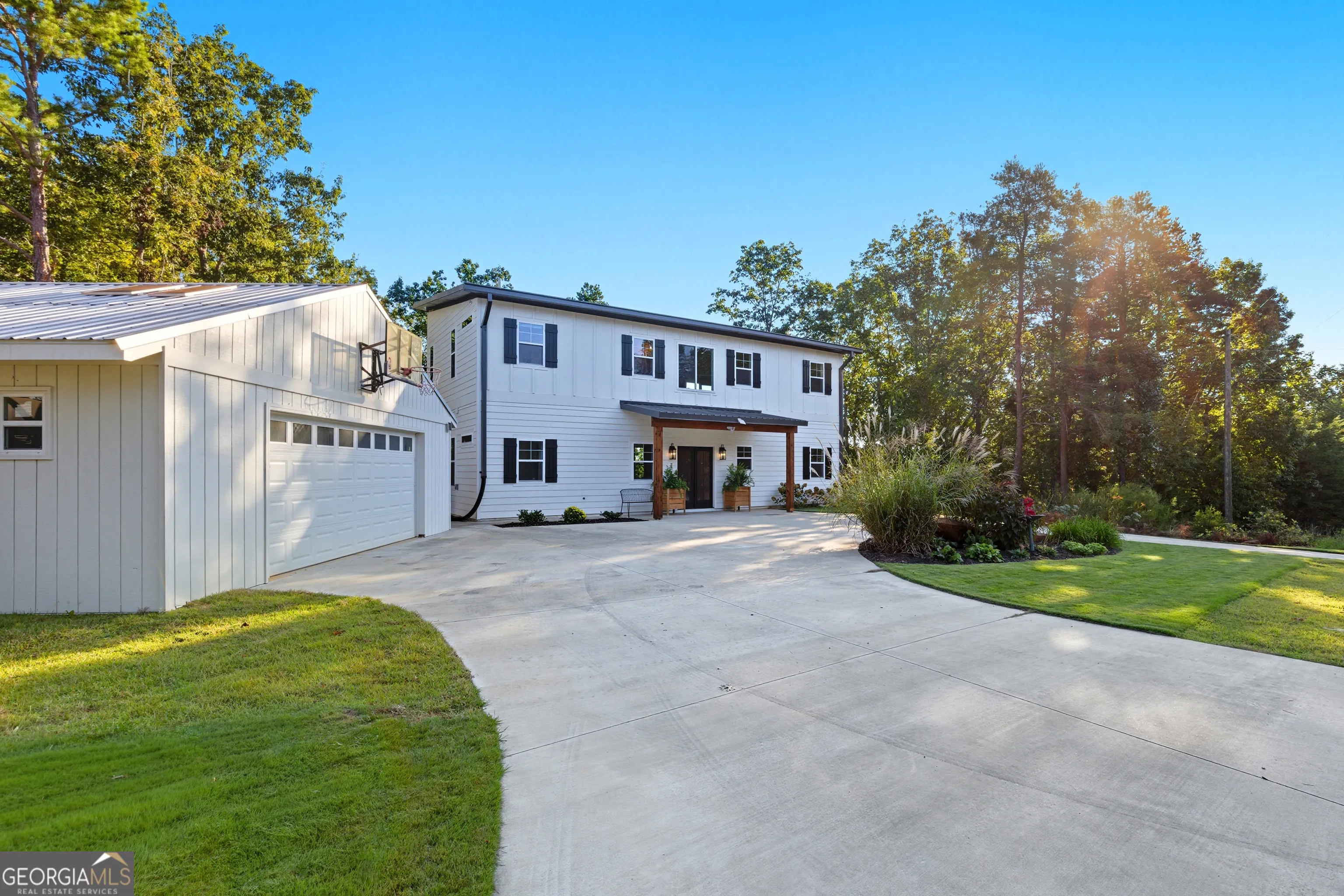 929 Crescent Drive