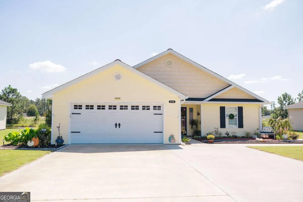 210 Twinn Lakes