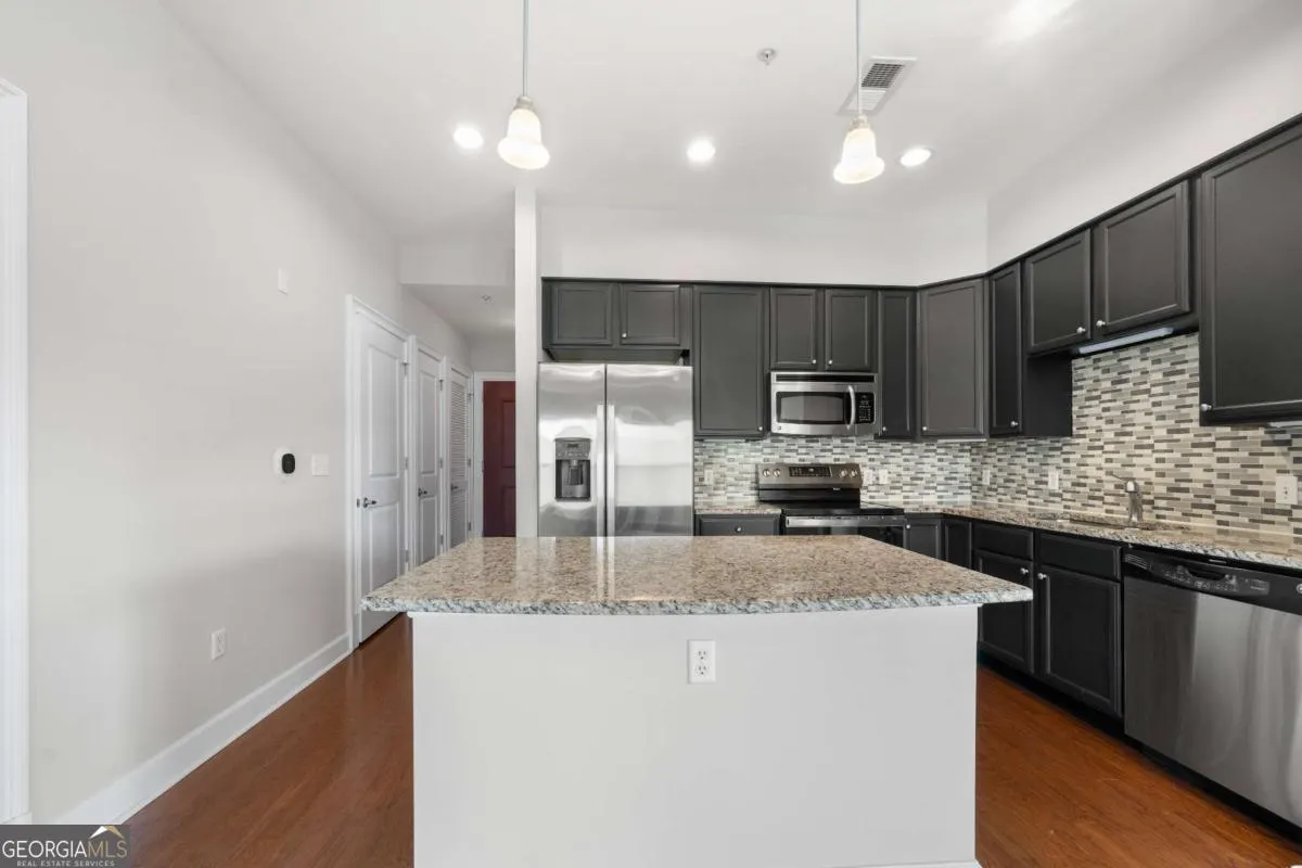 743 200 River Vista Drive, #743