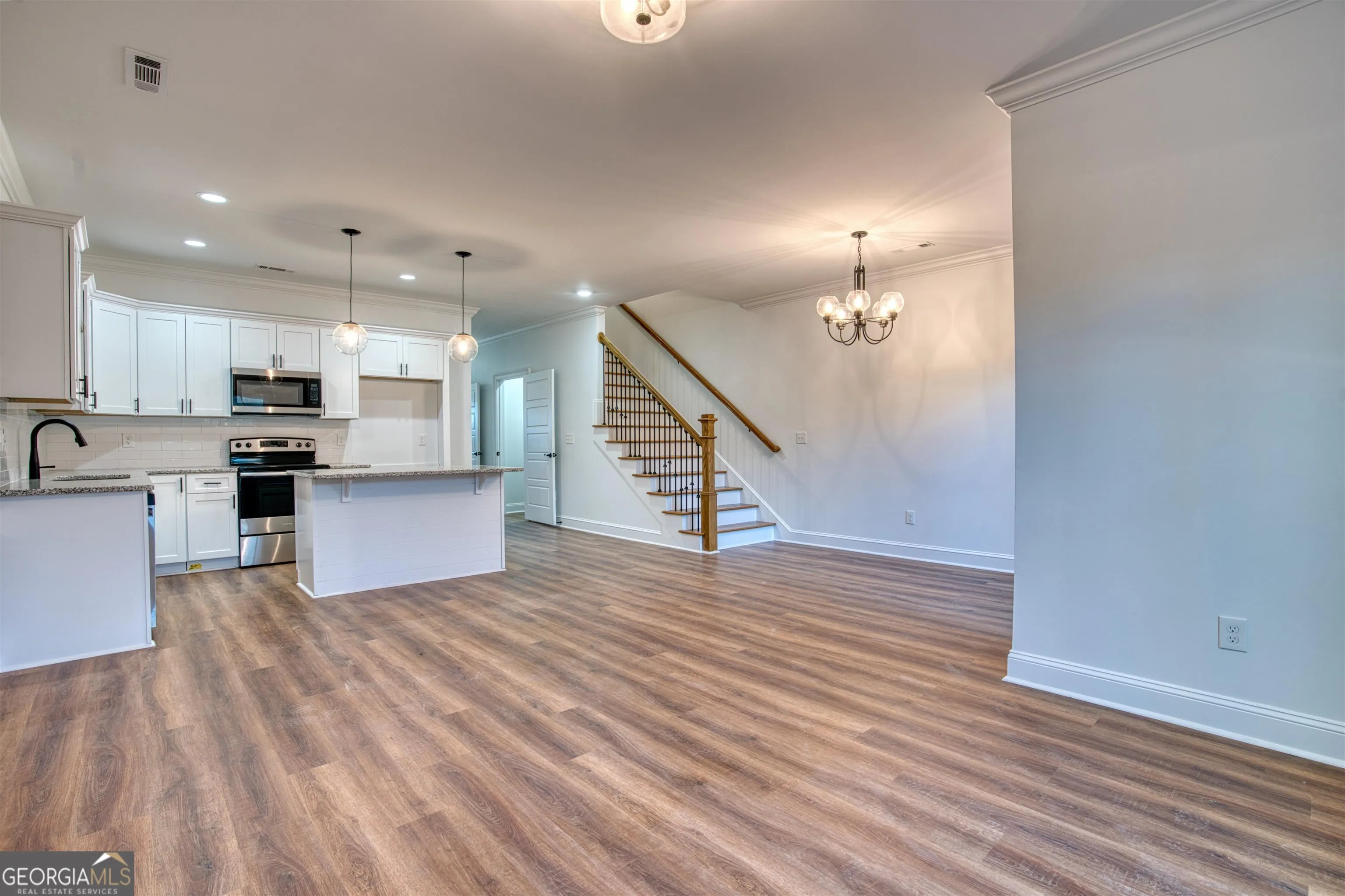 25 138 East Eighth Avenue, #25