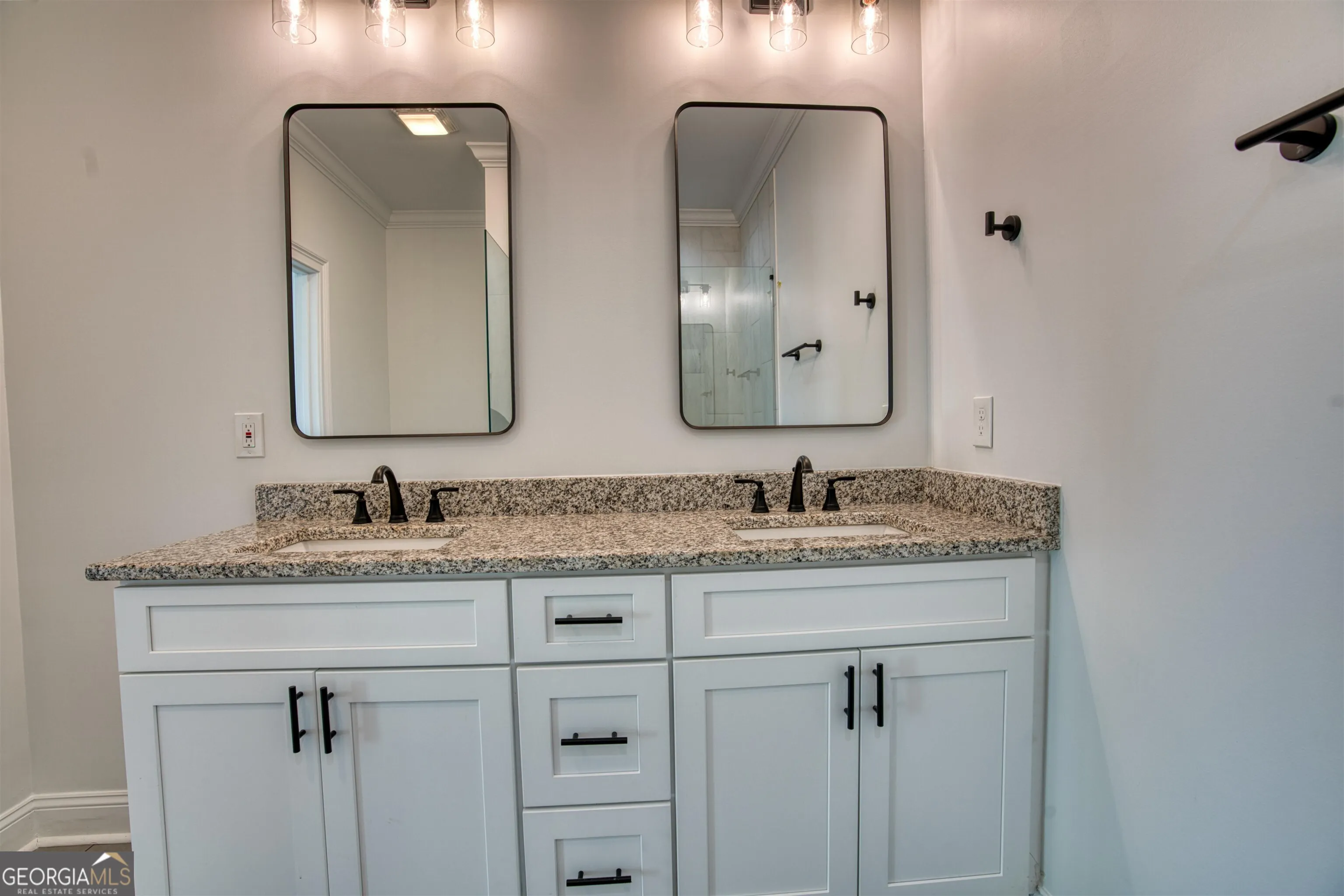 25 138 East Eighth Avenue, #25