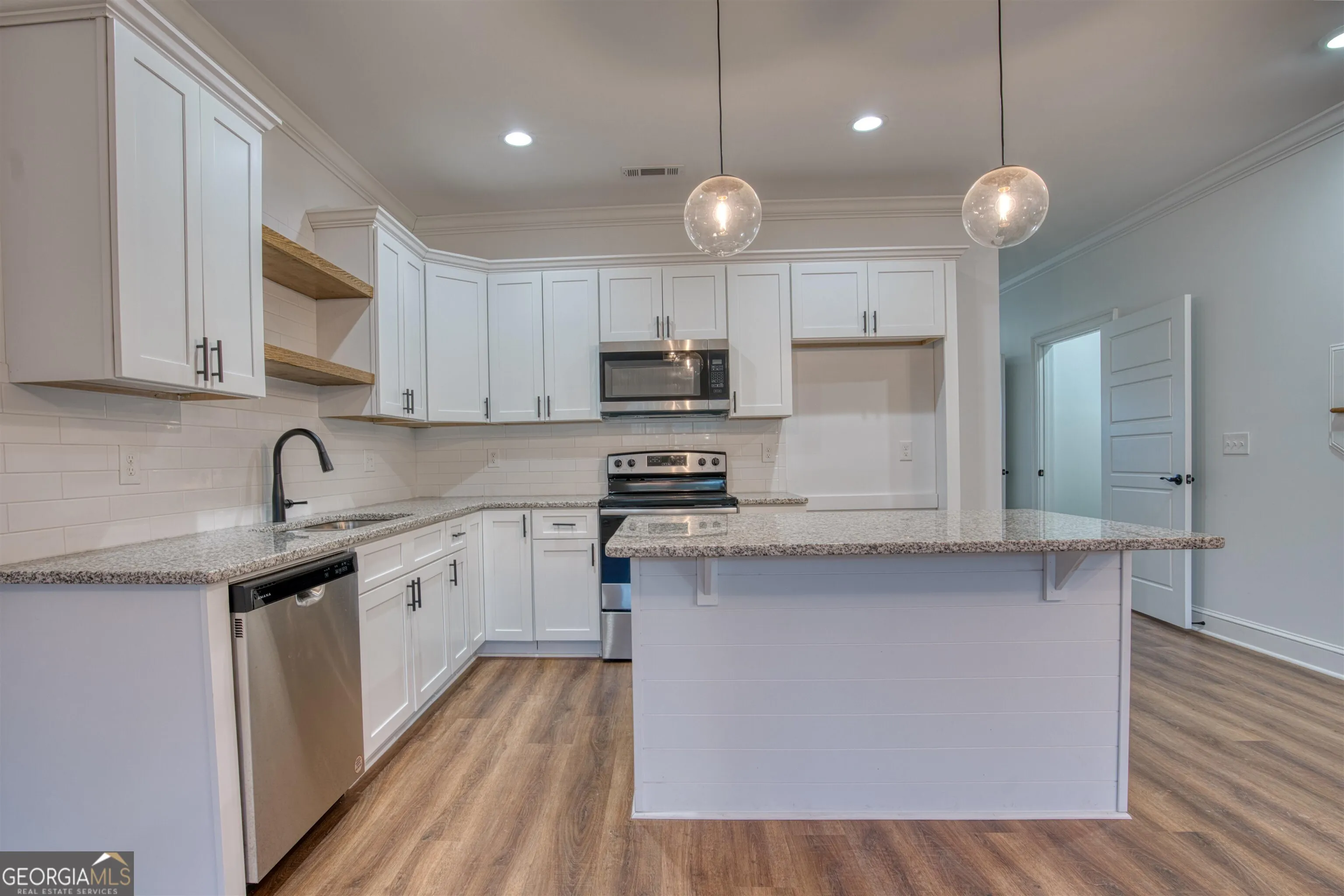 25 138 East Eighth Avenue, #25