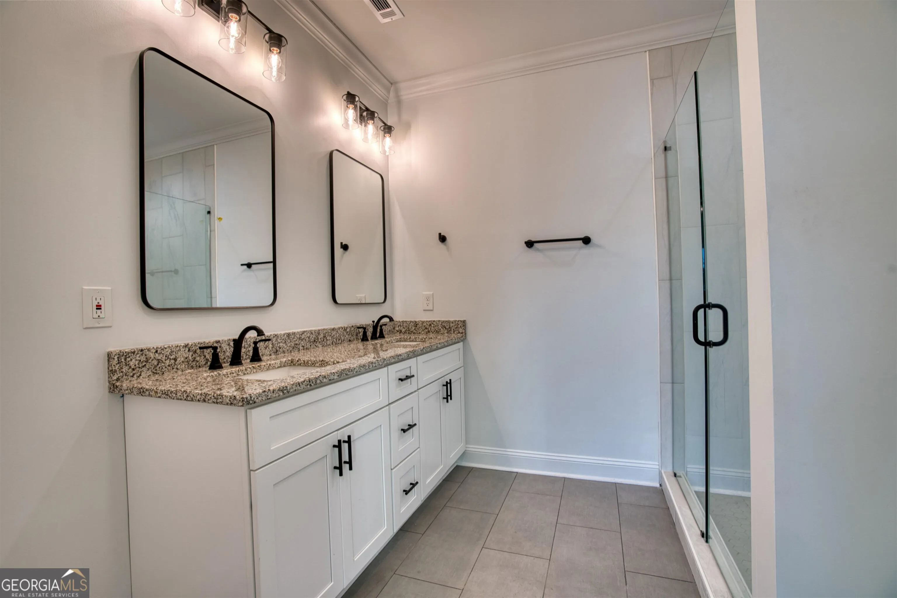 25 138 East Eighth Avenue, #25