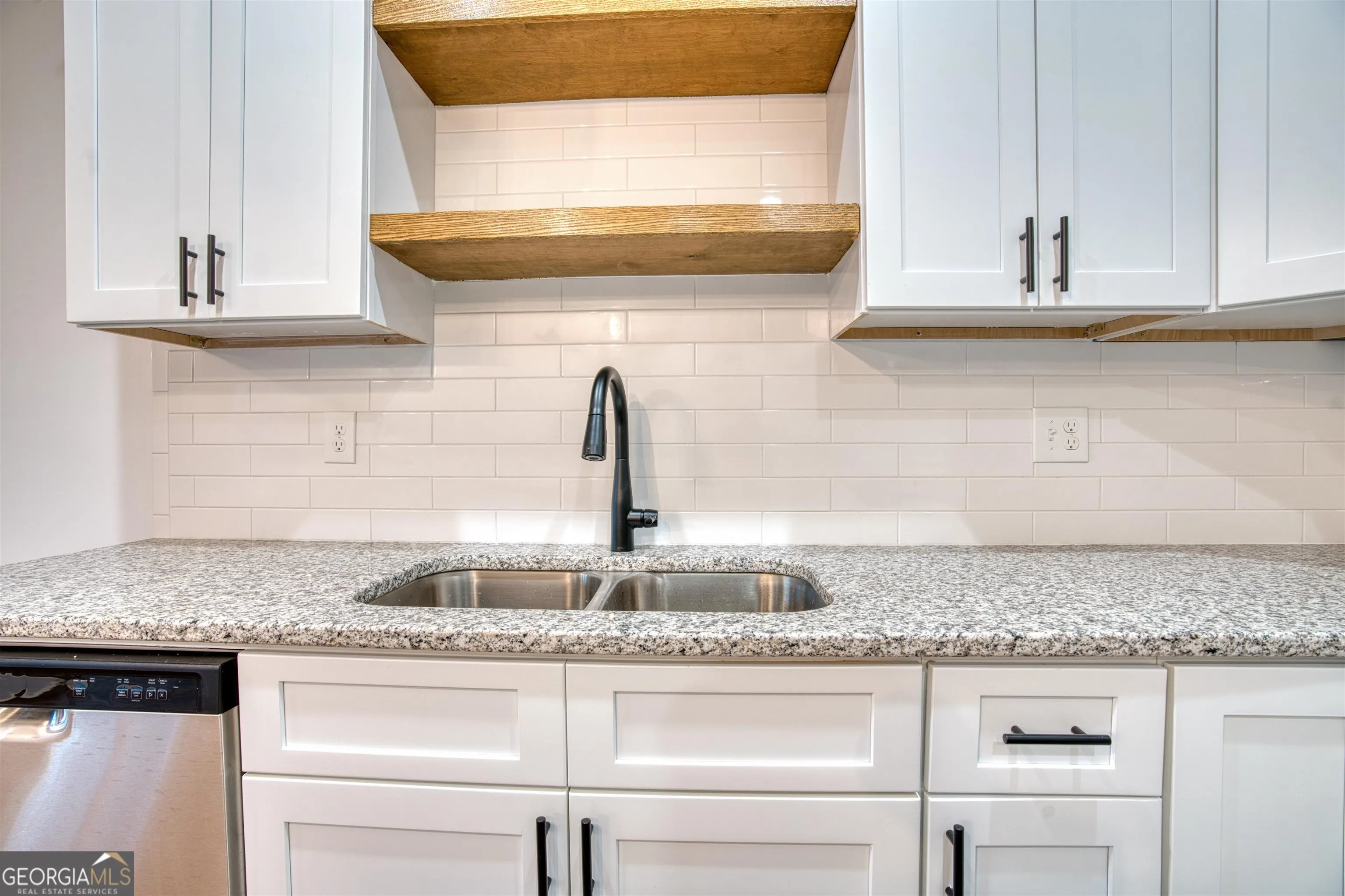 25 138 East Eighth Avenue, #25