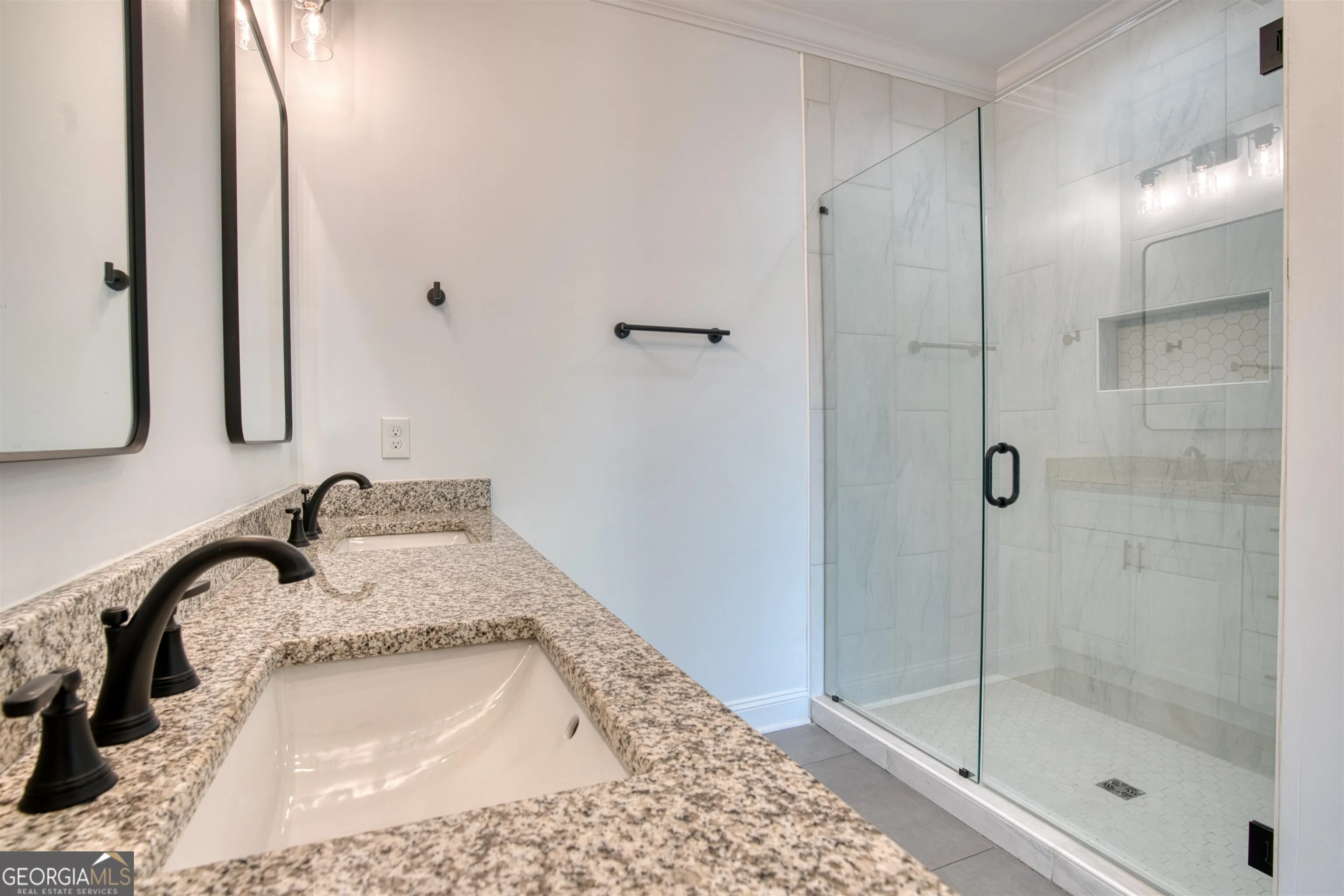 25 138 East Eighth Avenue, #25
