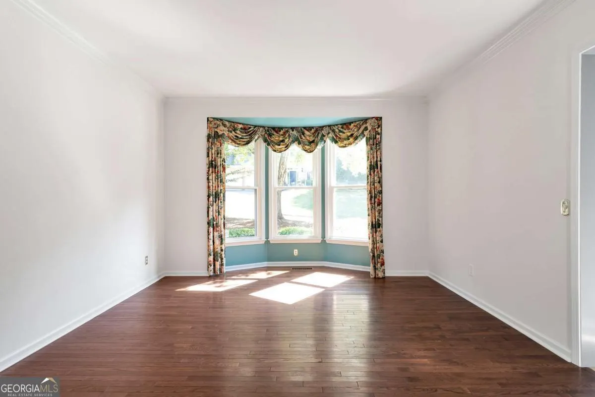1895 OAK TREE Hollow