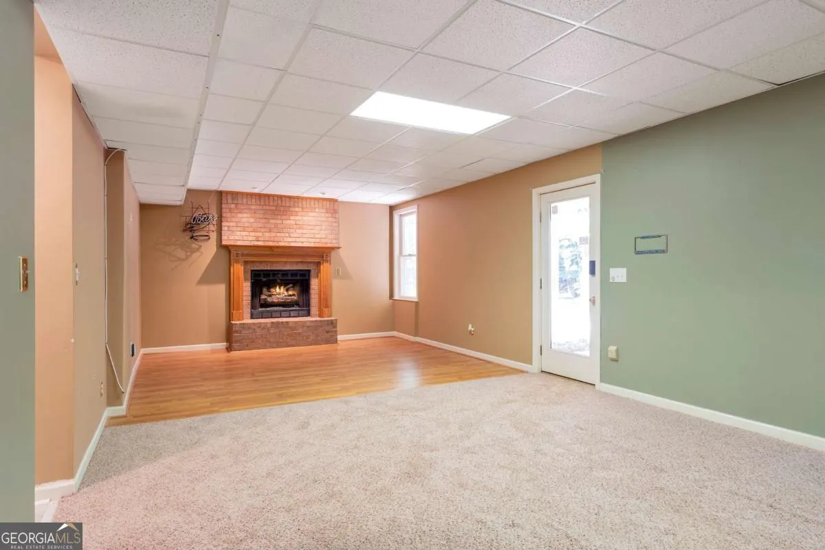 1895 OAK TREE Hollow