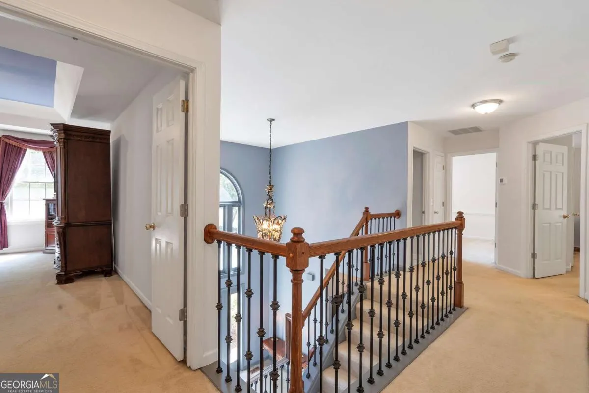 1895 OAK TREE Hollow
