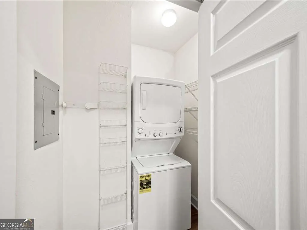 213 3777 Peachtree Road NE, #213