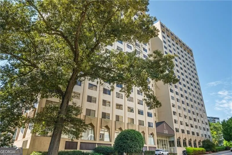 201 2479 Peachtree Road NE, #201