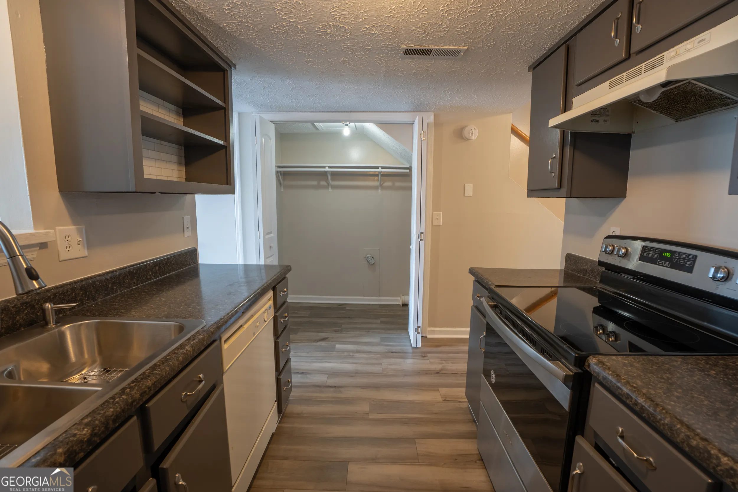 57 907 SIERRA Place, #57