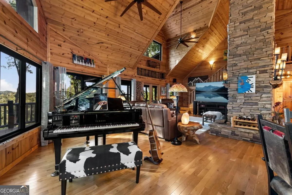 168 Rabbit Ridge Road