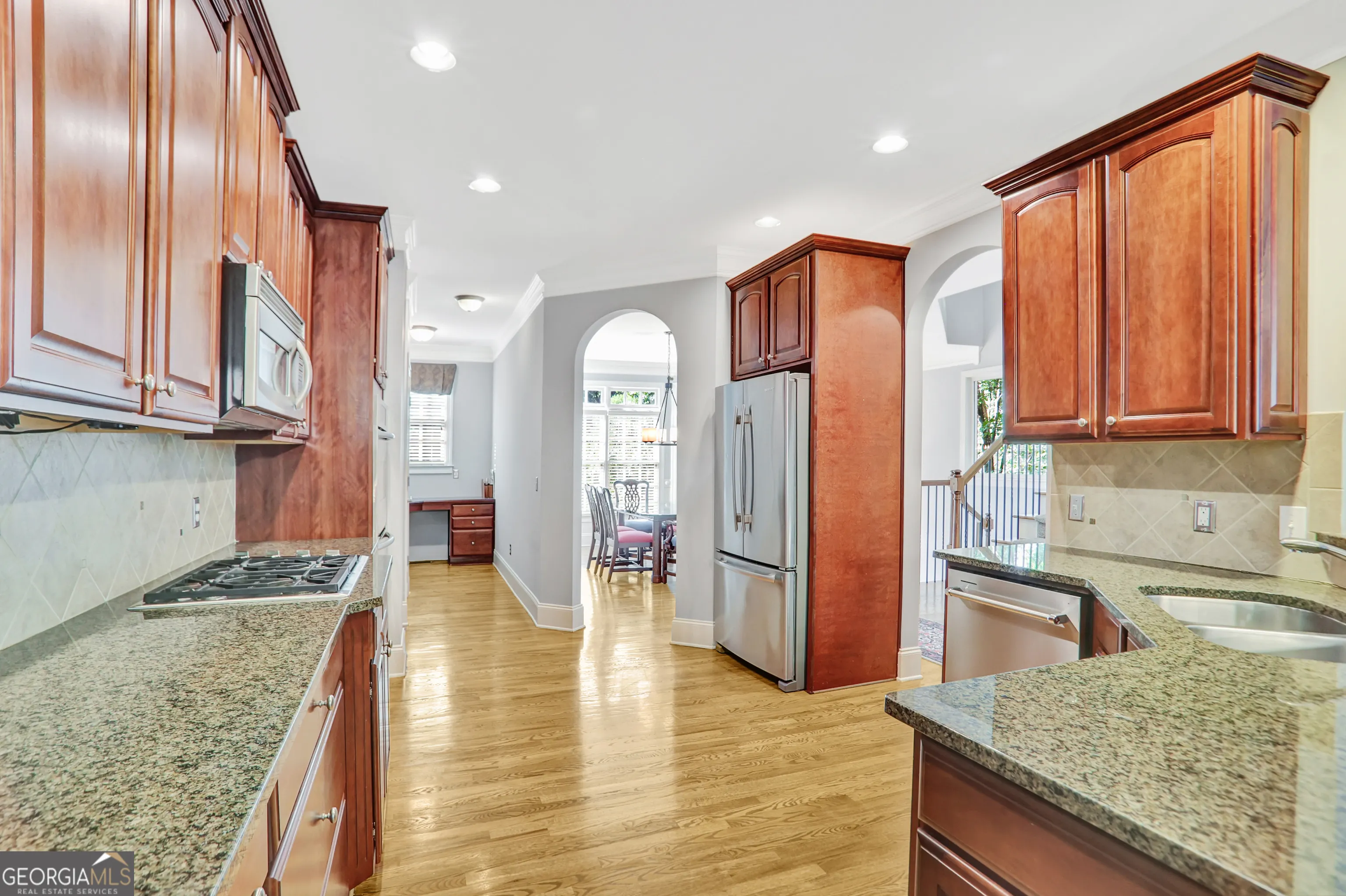 2444 Oak Grove Heights