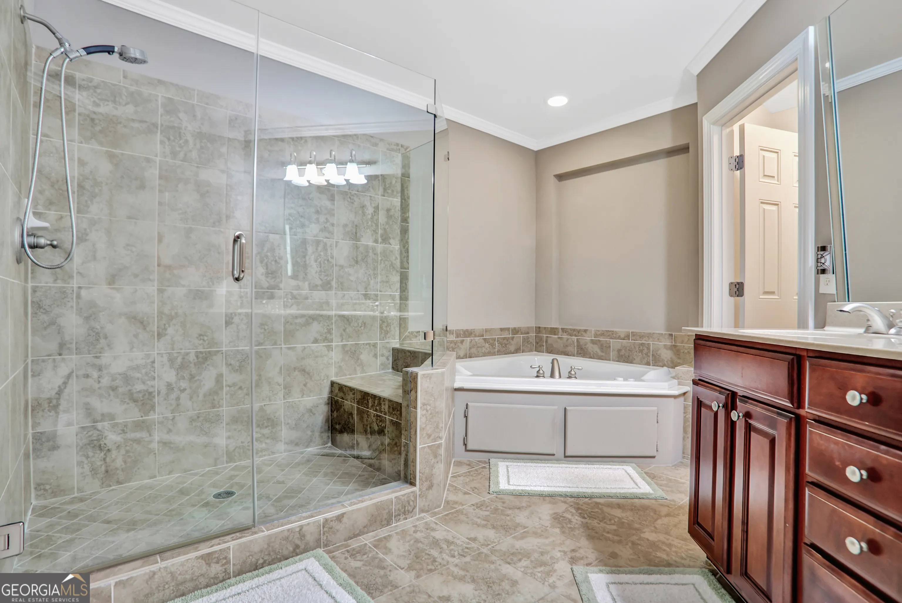 2444 Oak Grove Heights