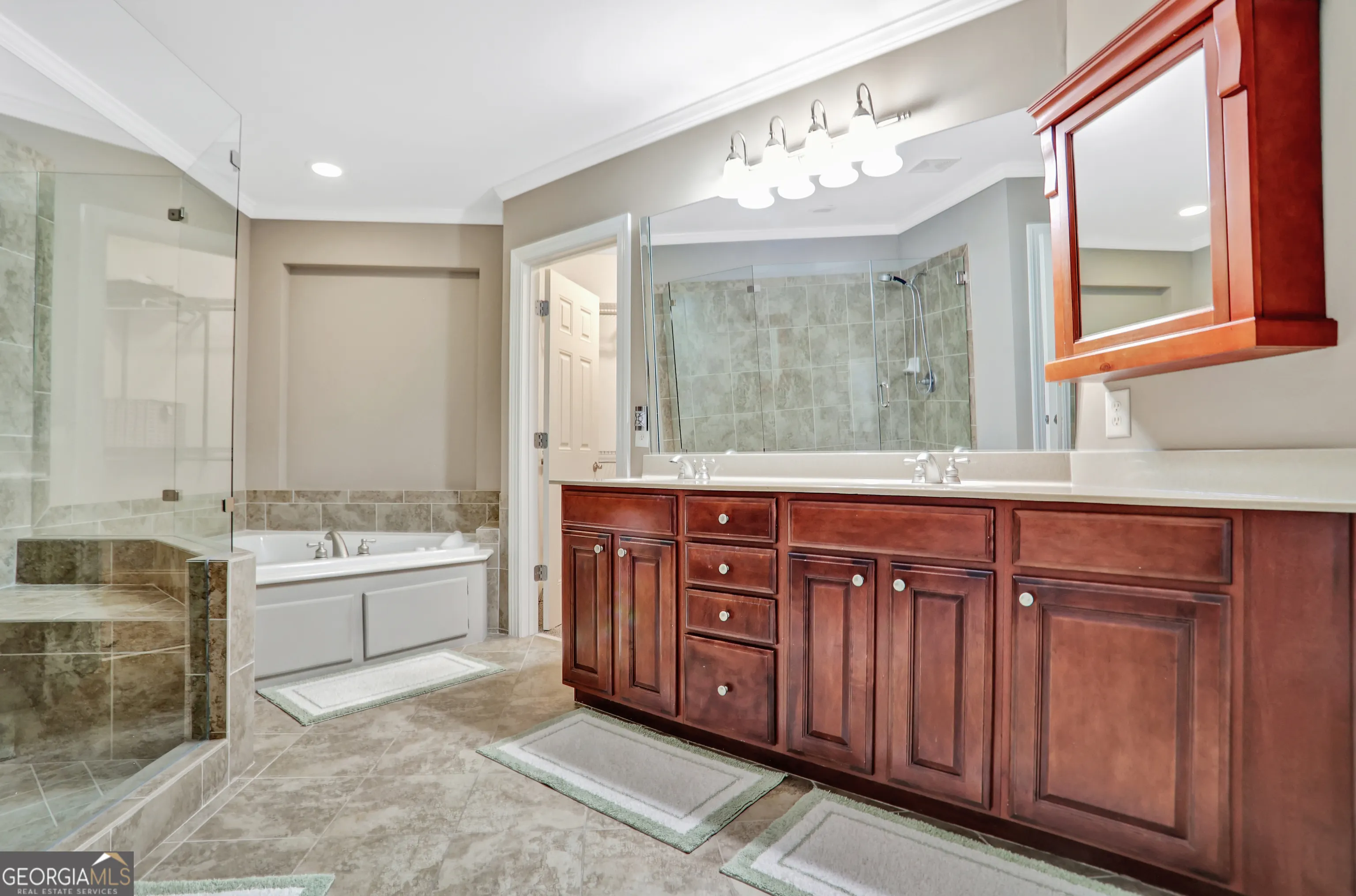 2444 Oak Grove Heights