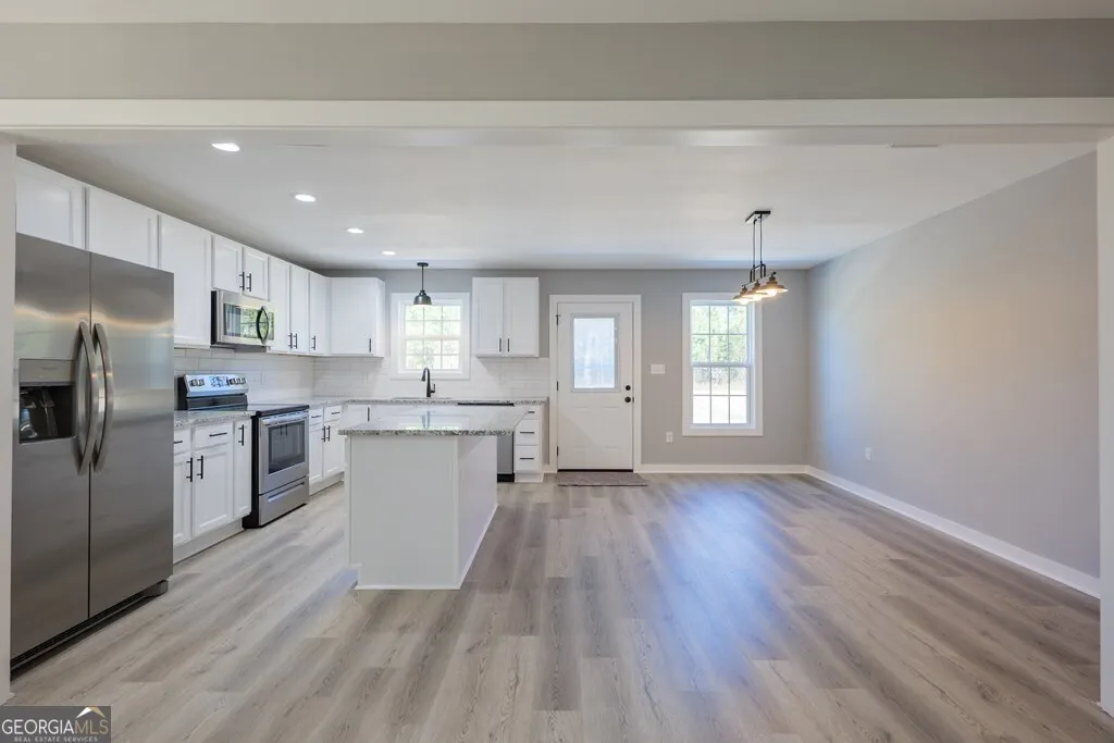 11 Lois Place
