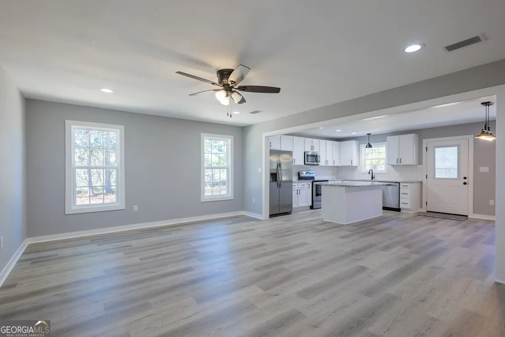 11 Lois Place