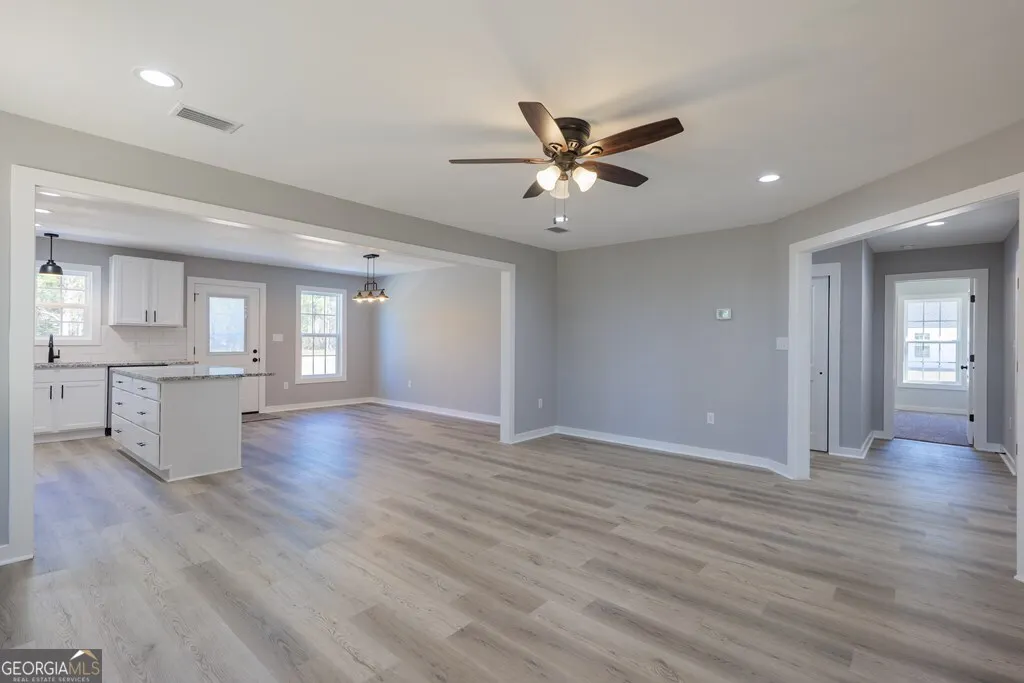 11 Lois Place