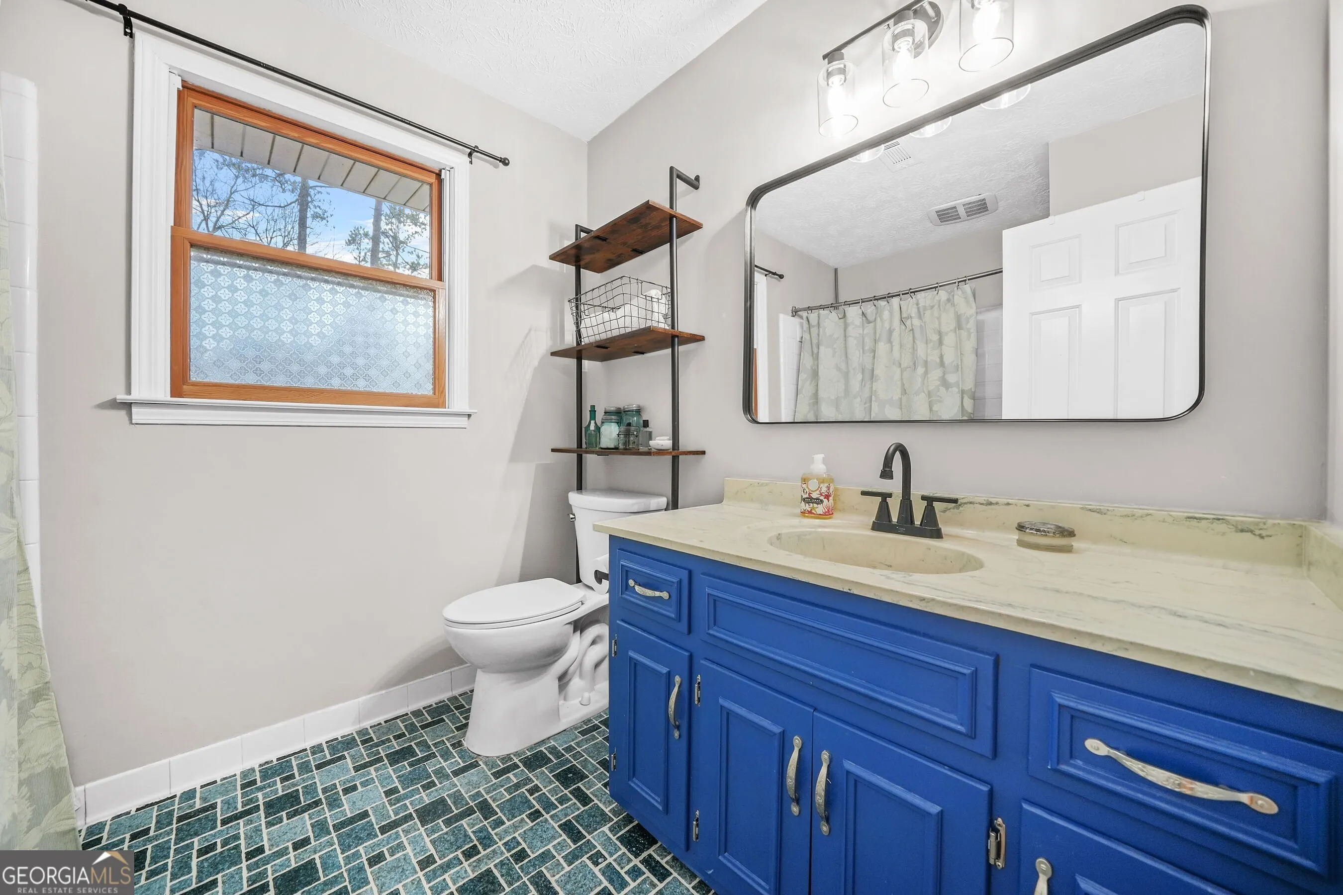 2086 Mountain Creek Court